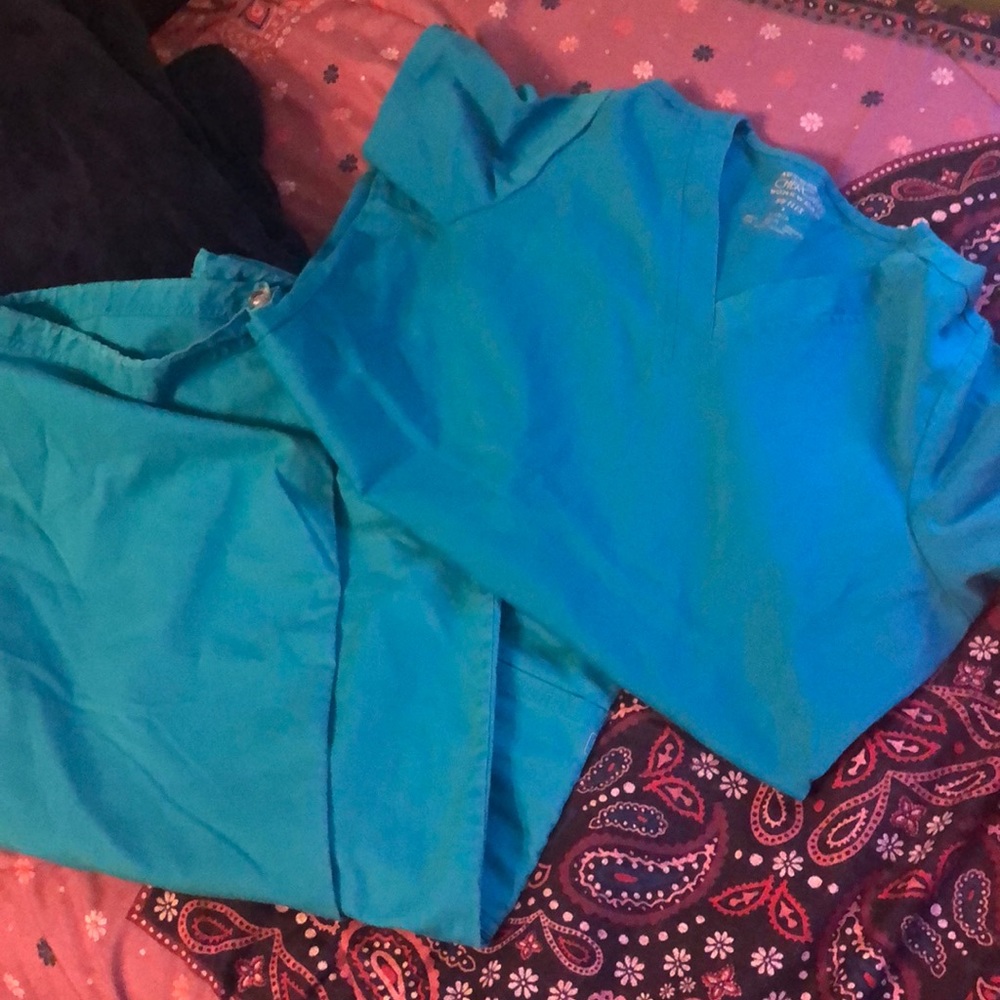 SOLD Cherokee scrub set - teal